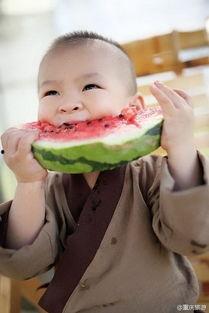 娱乐吃瓜酱带娃思想,明星带娃背后的温馨与挑战